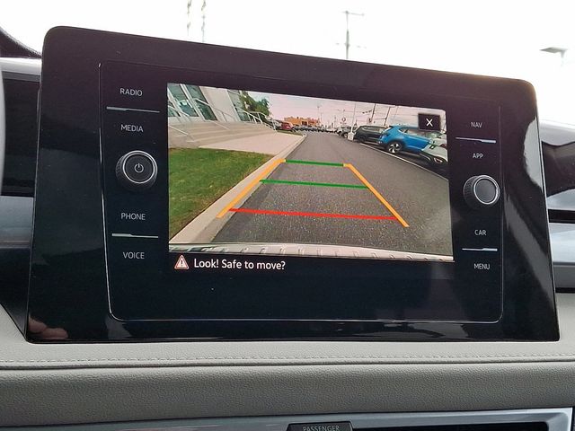 2025 Volkswagen Taos SEL 4MOTION - 22945896 - 19