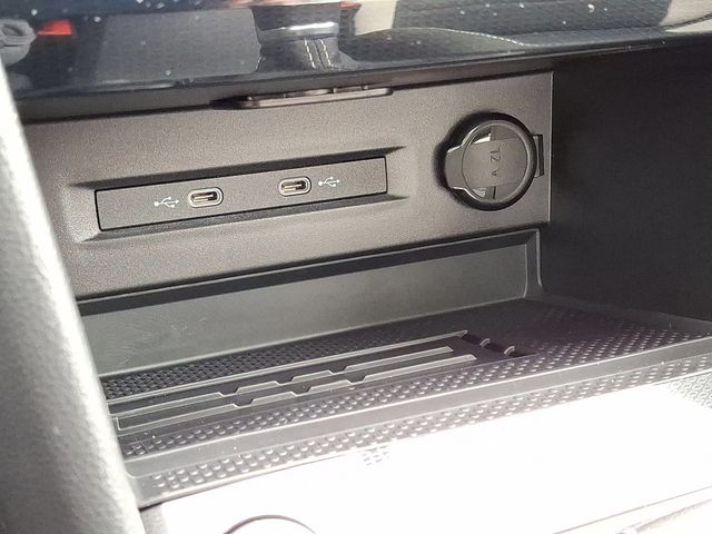 2025 Volkswagen Taos SEL 4MOTION - 22945896 - 24