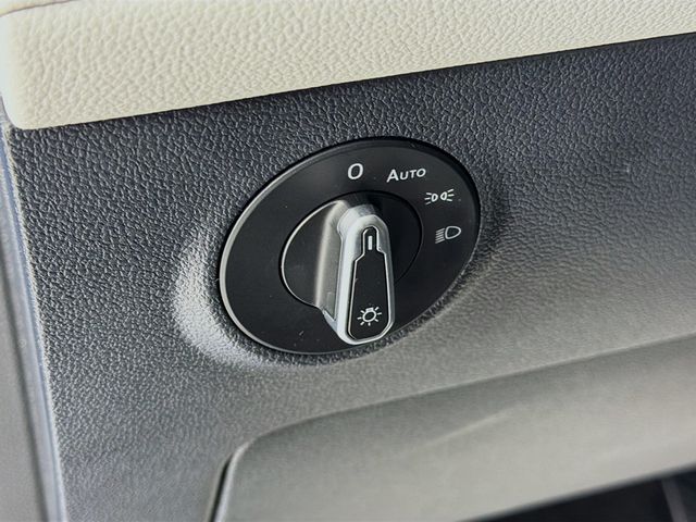 2025 Volkswagen Taos SEL 4MOTION - 22981271 - 9