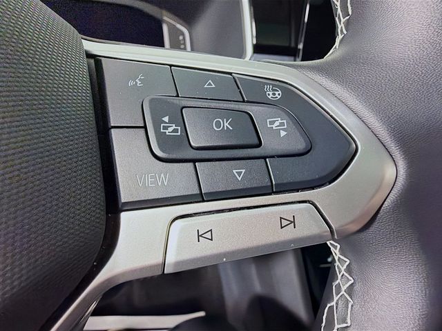 2025 Volkswagen Taos SEL 4MOTION - 22981271 - 11