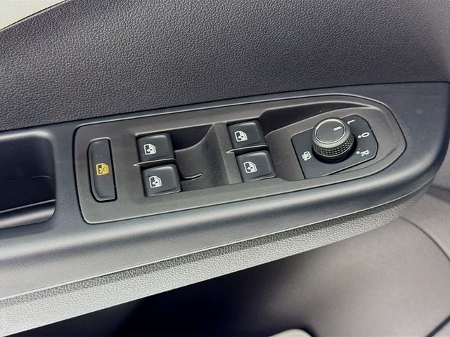 2025 Volkswagen Taos SEL 4MOTION - 22999610 - 18