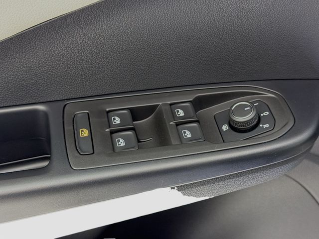 2025 Volkswagen Taos SEL 4MOTION - 23000632 - 18