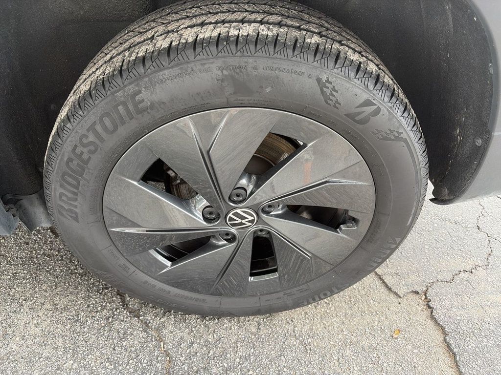 Volkswagen Taos photo 10