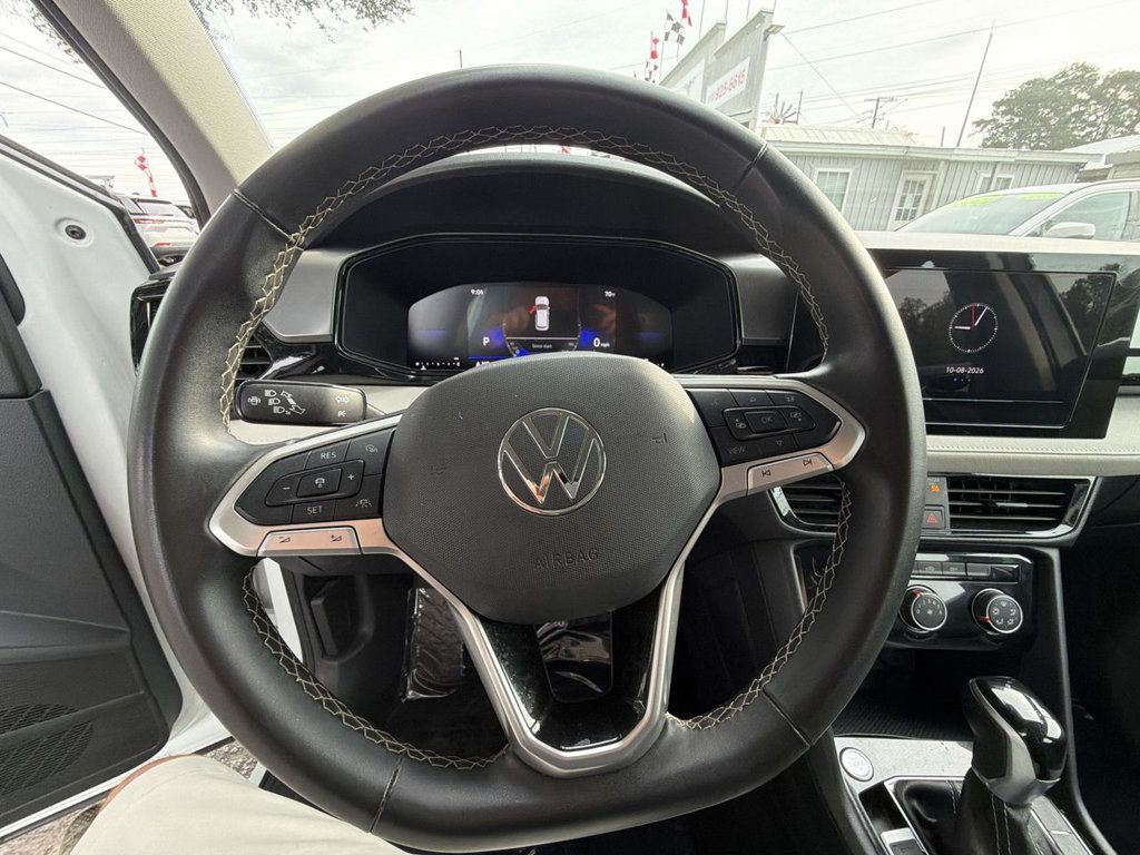 Volkswagen Taos photo 15