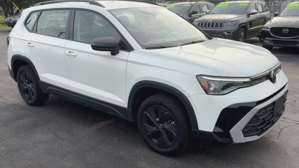 Volkswagen Taos photo 2