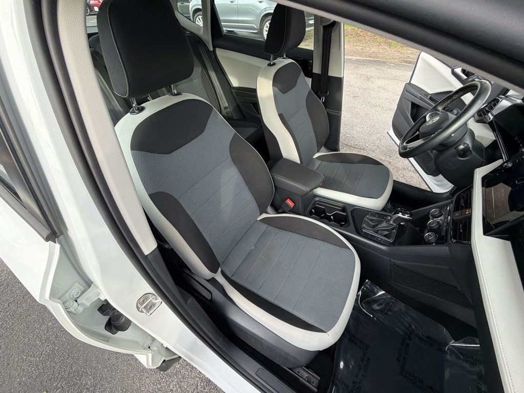 Volkswagen Taos photo 20