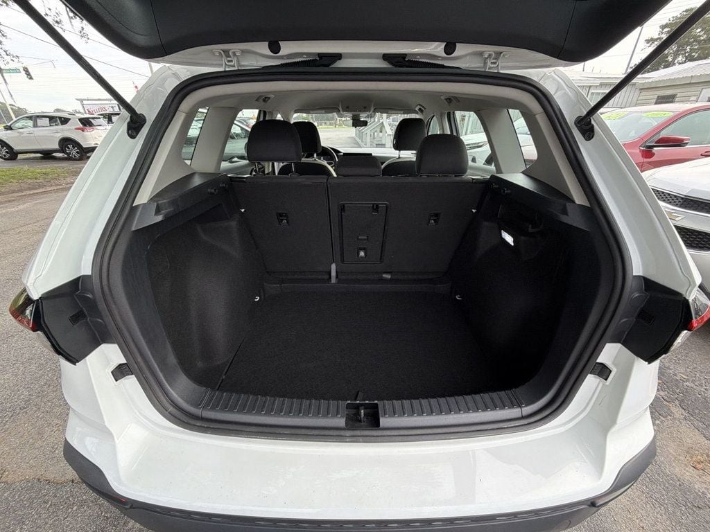 Volkswagen Taos photo 22