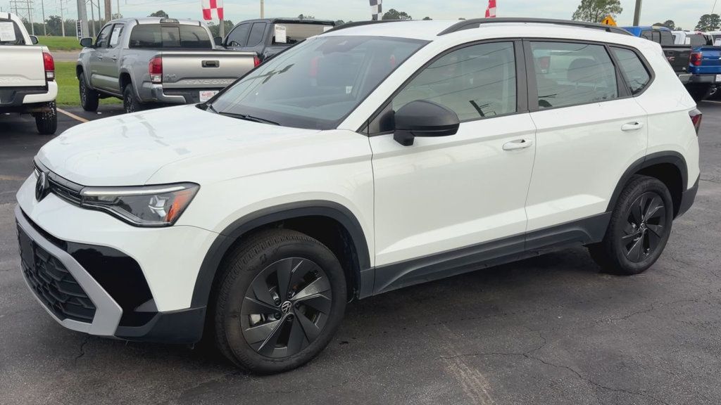 Volkswagen Taos photo 4