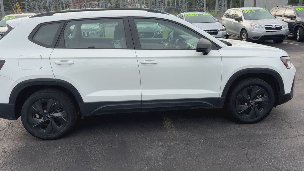 Volkswagen Taos photo 9