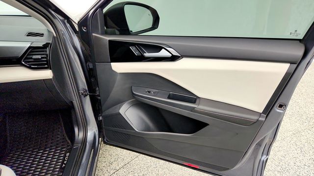 2025 Volkswagen Taos S FWD - 23085043 - 23