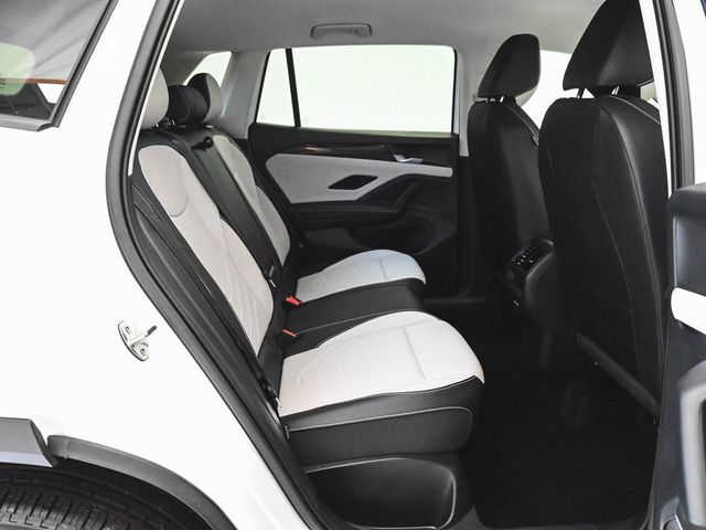 2025 Volkswagen Tiguan 2.0T SE - 23050167 - 32