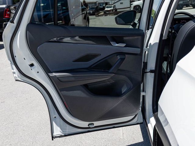 2025 Volkswagen Tiguan 2.0T SE - 23076676 - 12