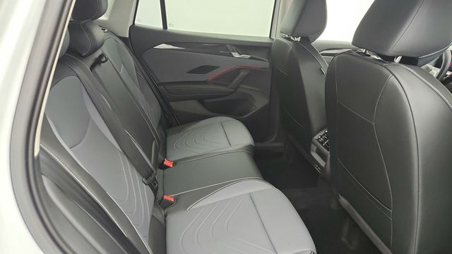 2025 Volkswagen Tiguan 2.0T SE - 22955116 - 21