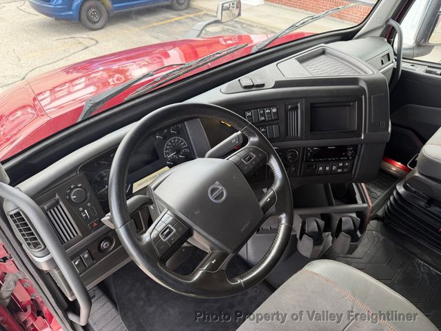 2025 Volvo 760  - 23043299 - 12