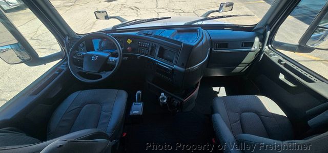2025 Volvo 760  - 23060148 - 5