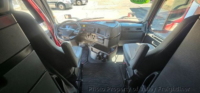 2025 Volvo 860  - 23014838 - 26