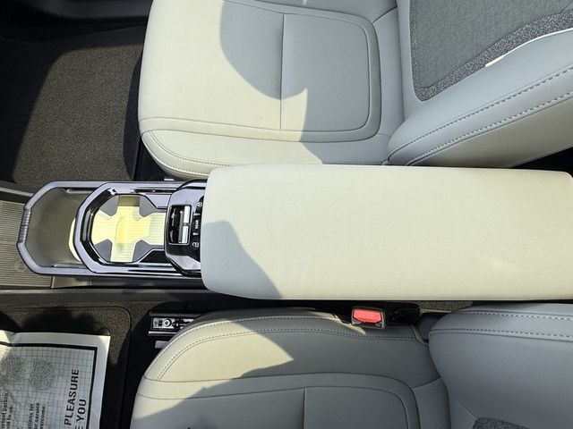 2025 Volvo EX30 Twin Motor AWD Plus w/ Climate Pkg - 23065355 - 17