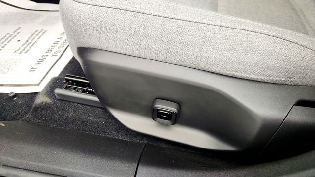 2025 Volvo EX30 Twin Motor AWD Ultra w/ Climate Package - 22997945 - 11