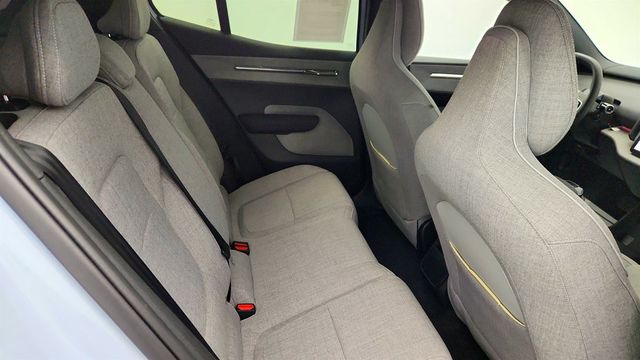 2025 Volvo EX30 Twin Motor AWD Ultra w/ Climate Package - 22997945 - 23