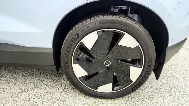 2025 Volvo EX30 Twin Motor AWD Ultra w/ Climate Package - 22997945 - 8