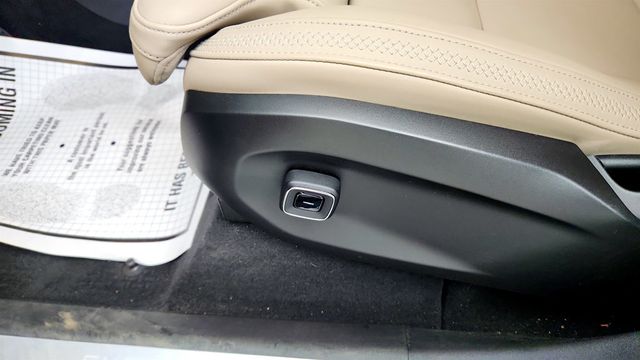 2025 Volvo EX90 Twin Motor Performance Ultra 6-Seater w/ Bowers & Wilkins Audio - 23040032 - 10