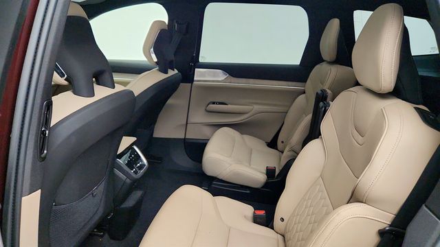 2025 Volvo EX90 Twin Motor Performance Ultra 6-Seater w/ Bowers & Wilkins Audio - 23040032 - 17