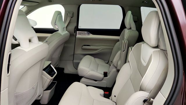 2025 Volvo EX90 Twin Motor Performance Ultra 6-Seater w/ Bowers & Wilkins Audio - 23040239 - 19