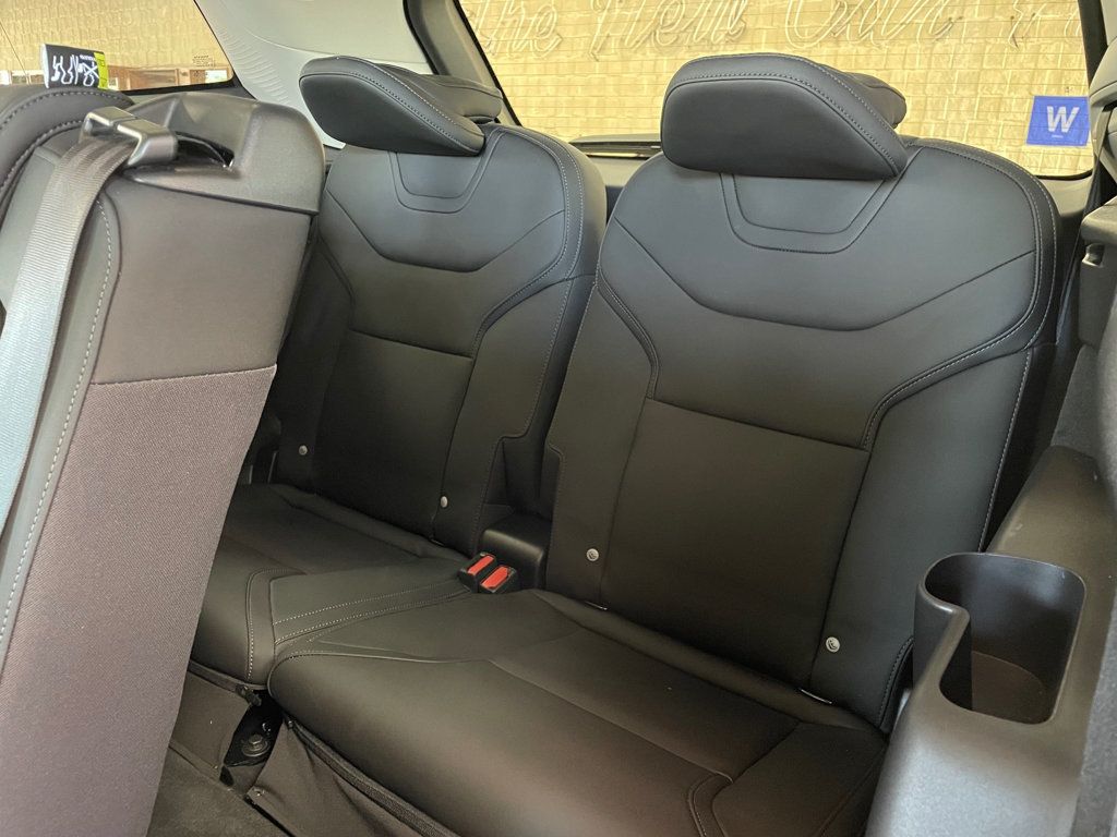 2025 Volvo EX90 Twin Motor Performance Ultra 7-Seater - 23048525 - 18