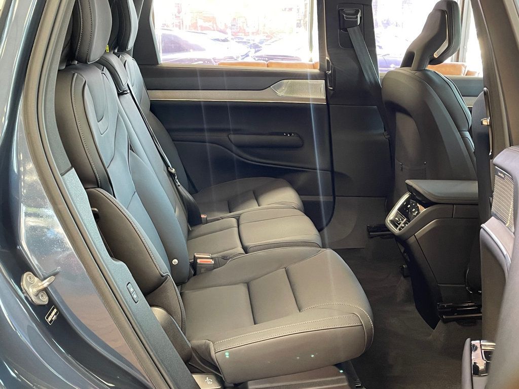 2025 Volvo EX90 Twin Motor Performance Ultra 7-Seater - 23048525 - 22