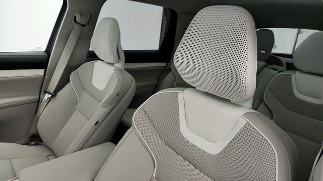 2025 Volvo EX90 Twin Motor Performance Ultra 7-Seater with B&W Premium Sound - 22955632 - 19