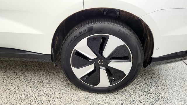 2025 Volvo EX90 Twin Motor Plus 6-Seater - 23053035 - 8