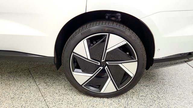 2025 Volvo EX90 Twin Motor Plus 6-Seater w/ 22in 5-Spoke Aero Wheels - 23033681 - 8
