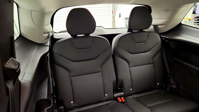 2025 Volvo EX90 Twin Motor Plus 6-Seater w/ Panoramic Roof Sunshade - 23021162 - 23