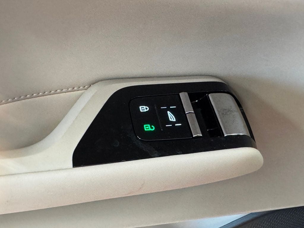 2025 Volvo EX90 Twin Motor Plus 7-Seater - 22945373 - 24