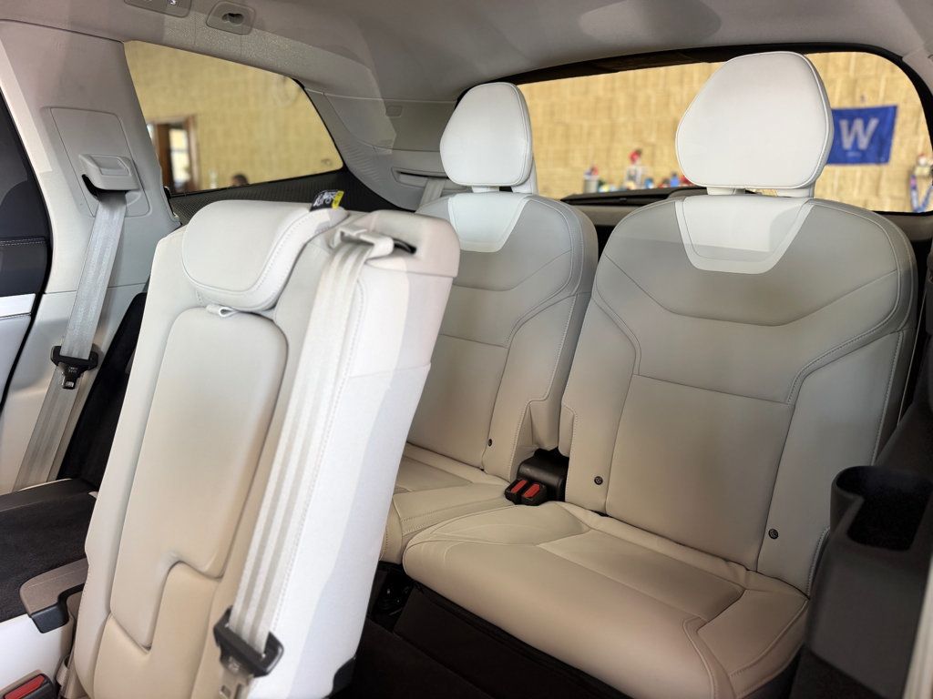 2025 Volvo EX90 Twin Motor Plus 7-Seater - 23048524 - 19