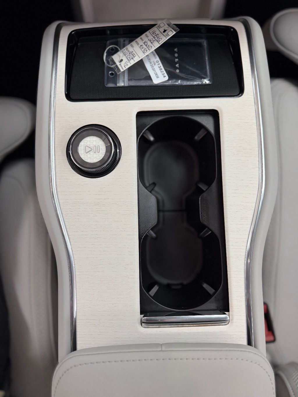 2025 Volvo EX90 Twin Motor Plus 7-Seater - 23048524 - 28