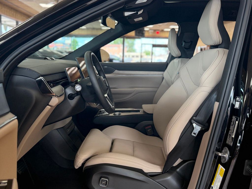 2025 Volvo EX90 Twin Motor Plus 7-Seater - 23056626 - 13