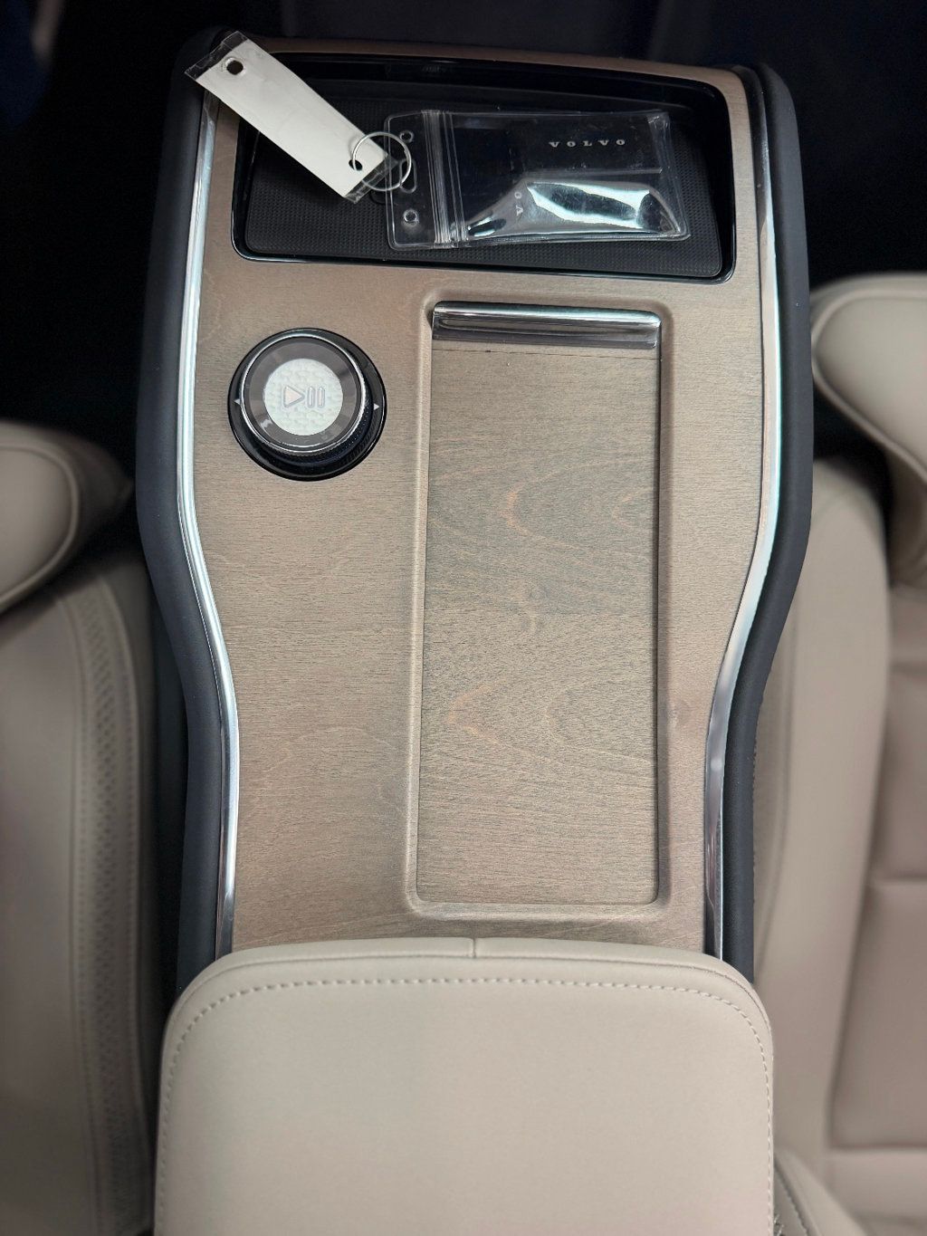 2025 Volvo EX90 Twin Motor Plus 7-Seater - 23056626 - 24
