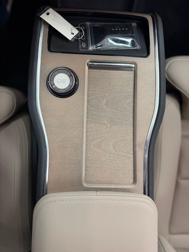2025 Volvo EX90 Twin Motor Plus 7-Seater - 23056626 - 24