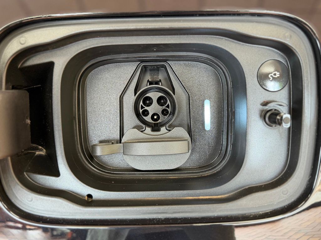 2025 Volvo EX90 Twin Motor Plus 7-Seater - 23056626 - 28