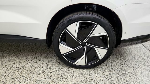 2025 Volvo EX90 Twin Motor Plus 7-Seater w/ 22'' Aero Wheels & Protection Pkg - 23040255 - 8