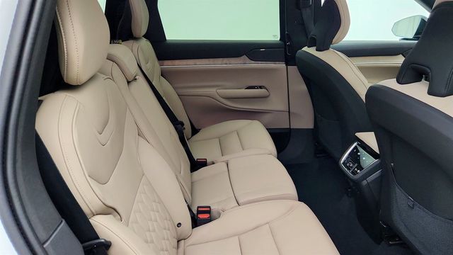 2025 Volvo EX90 Twin Motor Plus 7-Seater w/ 22-Inch Aero Wheels & Protection Pac - 23040255 - 22