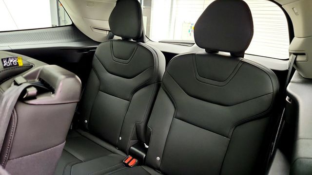 2025 Volvo EX90 Twin Motor Plus 7-Seater w/ Ventilated Nordico Seats - 23085318 - 21