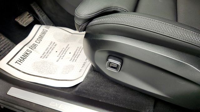 2025 Volvo EX90 Twin Motor Ultra 6-Seater w/ Bowers & Wilkins Premium Sound - 23010758 - 11