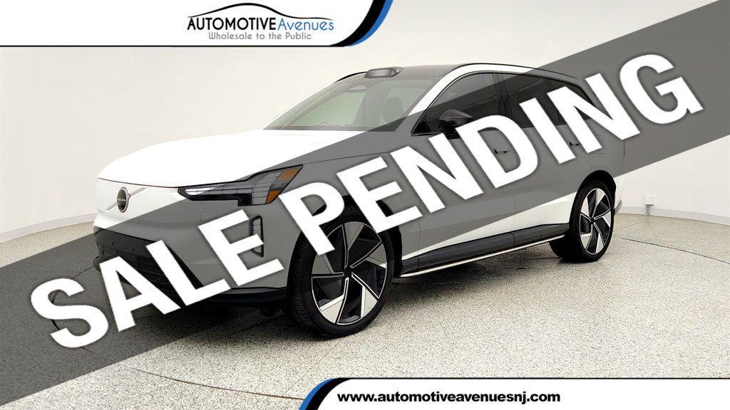 2025 Volvo EX90 Twin Motor Ultra 6-Seater w/ B&W Premium Sound & Running Boards - 23025817 | Video 1