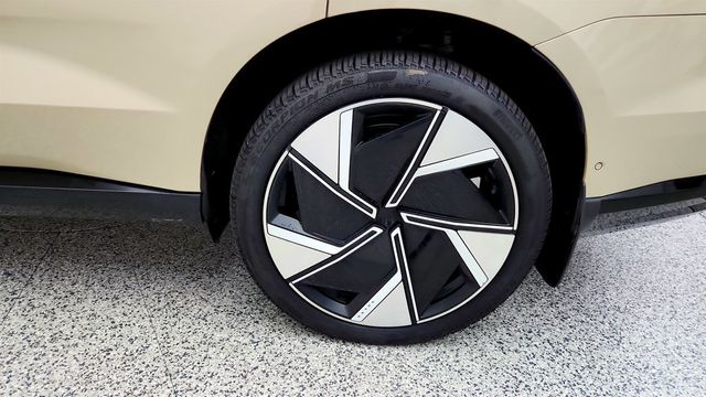 2025 Volvo EX90 Twin Motor Ultra 7-Seater w/ 22'' Aero Wheels - 23079634 - 8