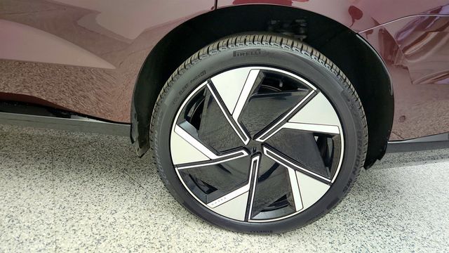 2025 Volvo EX90 Twin Motor Ultra 7-Seater w/ B&W Premium Sound & 22in Wheels - 23015743 - 8