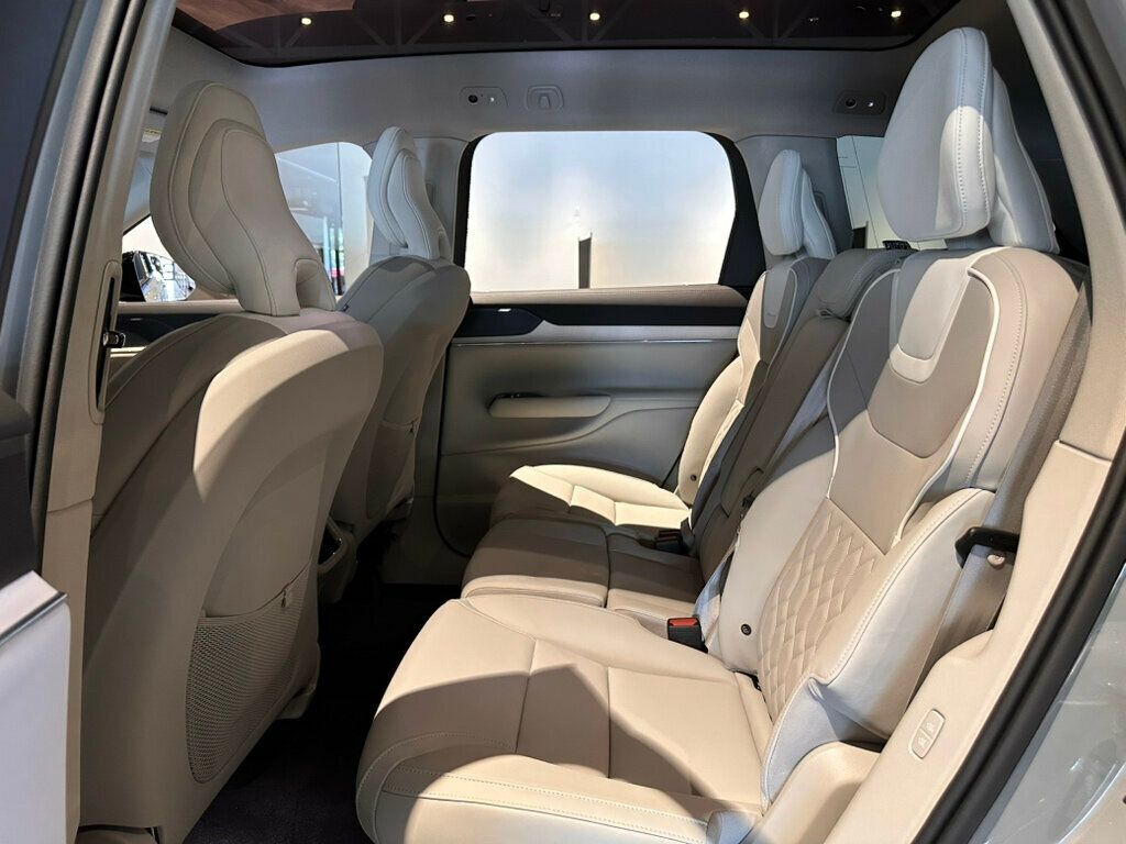2025 Volvo EX90 TwinMotor/Ultra/AirSuspension/Htd&CldSeatMassageSeats/360Camera - 23042742 - 23