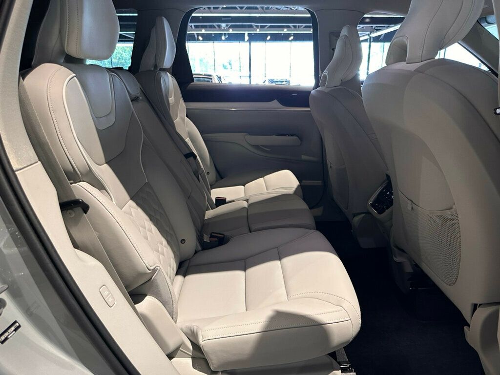 2025 Volvo EX90 TwinMotor/Ultra/AirSuspension/Htd&CldSeatMassageSeats/360Camera - 23042742 - 29