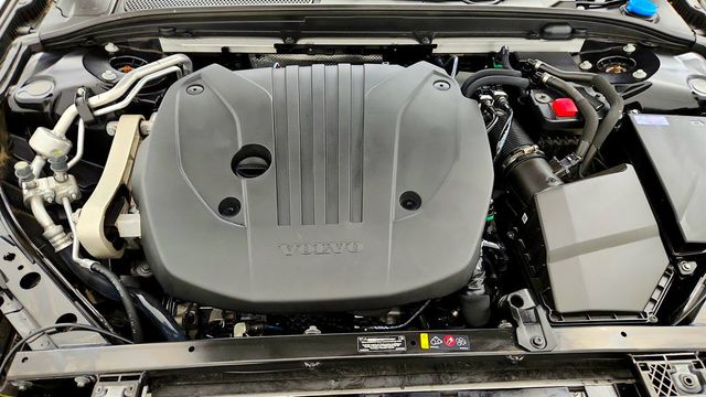 2025 Volvo S60 B5 AWD Plus - 23079156 - 22